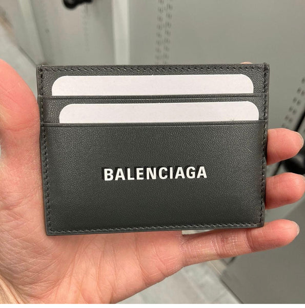 Flat card holder